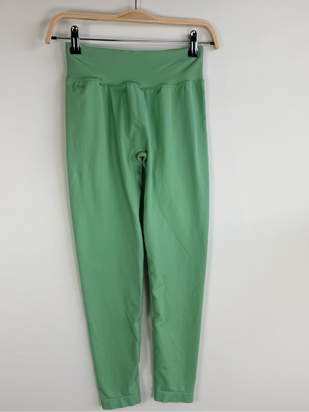 WRE London Green Scrunch Butt High Waist Workout Leggings Size Estimated Small